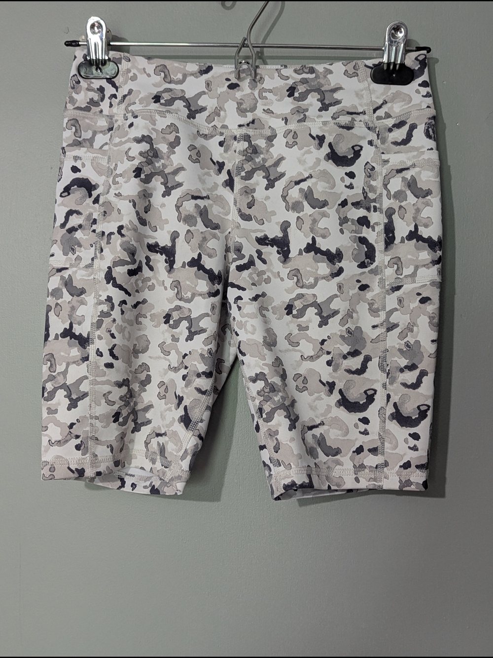 Avia Women's High Waisted‎ Gray Camo Athletic Bike Shorts